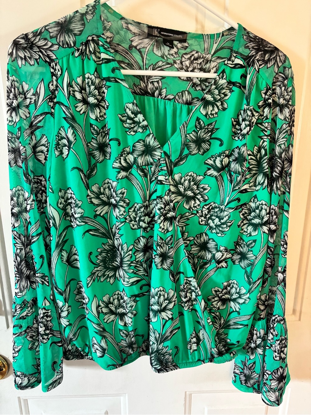 Green Floral V-Neck Long-Sleeve Blouse